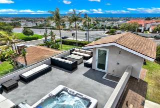 Oceanview Oasis with Roofdeck Hot Tub - 2