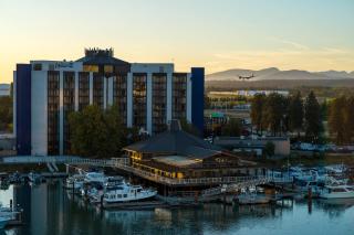Radisson Blu Vancouver Airport Hotel & Marina - 3