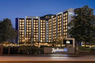 Radisson Blu Vancouver Airport Hotel & Marina - 1