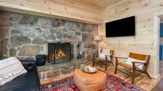 The Rustic Cottage by AvantStay Hot Tub Fire Pit Pool Table 5mins to Town - 1