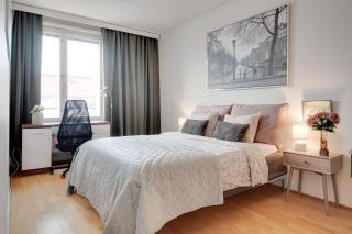 Central Luxury Stay w Vintage Charm & Sauna - 7