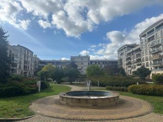 Garden Spot Free Parking - 8