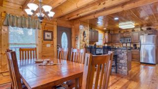 Annes Place by AvantStay Cozy Cabin with Hot Tub Games Near Dollywood Attractions - 1