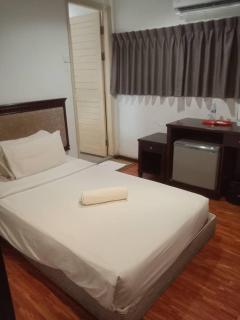 Watermelon Hotel - 8