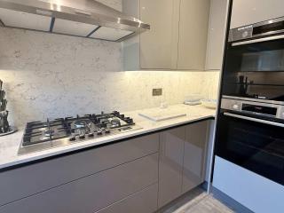 Refined Cottage Living Near Ascot & Windsor - 9