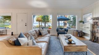 West Shore Lake House by AvantStay Ski Cabin w Backyard Sledding Hill - Homewood - 1