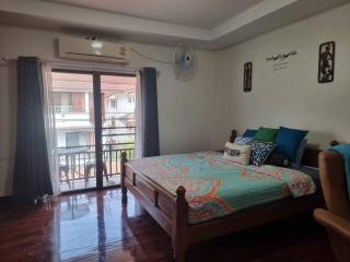 Creativitea2 Airpurifier Pet-ok mtn view balcony - 0