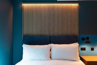 Village Hotel Reading - 5