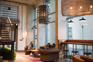 Student Only, Luxury Studio Aldgate Residence - 2