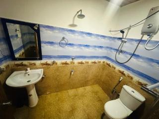 Ella Hide Forest Cottage - 9