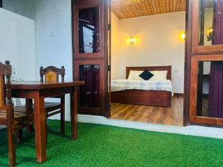 Ella Hide Forest Cottage - 4