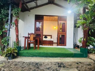 Ella Hide Forest Cottage - 1