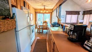 Frost Hollow by AvantStay Deck w Grill Game Room Loft - 1