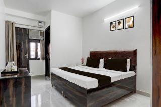 Collection O Sector 7 Rohini Formerly Giriraj Residency - 4