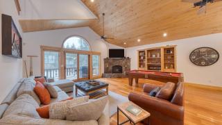 Donner Ridge by AvantStay Minutes to Skiing Deck Ping Pong Pool Table - 9