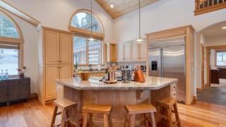 Donner Ridge by AvantStay Minutes to Skiing Deck Ping Pong Pool Table - 6