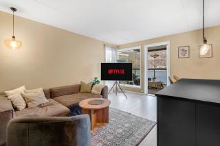 Arctic Luxe Horizon l Sea View l Balcony - 6