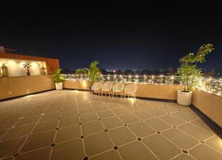 Opulence Inn - 500 Meters From Railway Station - 7