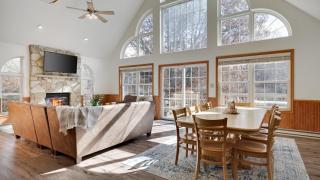 Sycamore Cove by AvantStay Hot Tub Game Rooms - 0