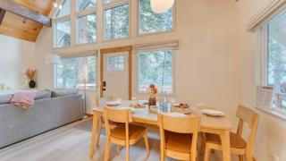 Peaceful Tahoe Retreat 5mins to Lake Cozy Modern Cabin - 1