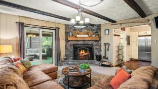 Double Diamond Lodge by AvantStay Group Escape w Firepit Patio Activities - 7
