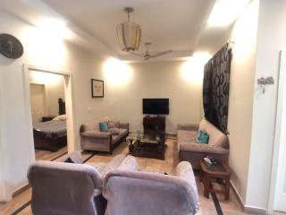 Premium 3-Bedroom Full House, Paragon Lahore - 0