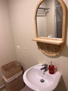 IT Park Studio Unit Avida Riala T4 with pay parking - 8