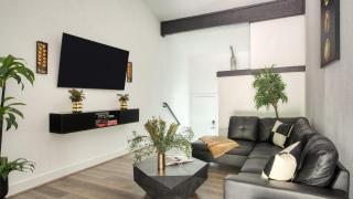 Modern Home w Shared Pool Yard Prime Location Fairlawn Lane B by AvantStay - 1