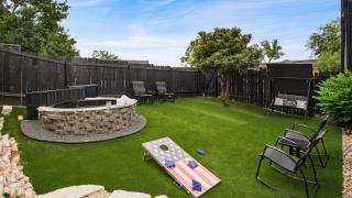 Modern Home w Shared Pool Yard Prime Location Fairlawn Lane B by AvantStay - 8