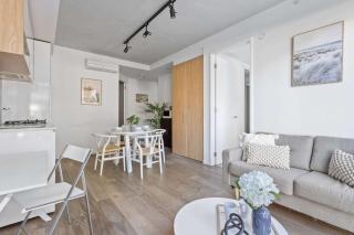 Cozy 2BR Retreat Steps from Melbourne Central - 4