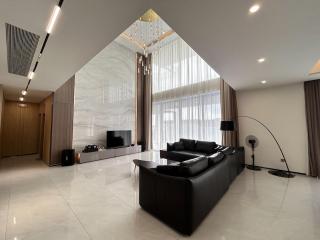 5BR Villa in Clark - 0