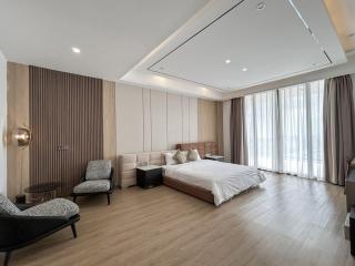 5BR Villa in Clark - 8