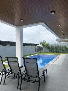 5BR Villa in Clark - 6