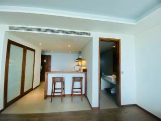 Da Nang Beachfront Apartment Balcony, Infinity Pool By A La Carte - 8