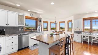 Seacliff Haven Waterfront Luxury Stunning Views Hot Tub Game Room - 1