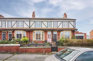 Stylish Coastal 3-Bed Retreat in Saltburn - 7