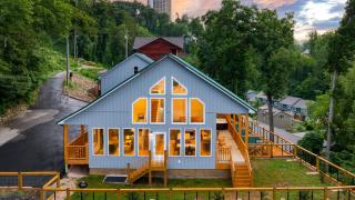 Hot Tub Game Room Views Near Downtown Gatlinburg Perfect Too by AvantStay - 9