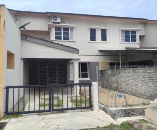 Nur Homestay Bandar Putra Kuantan - 0