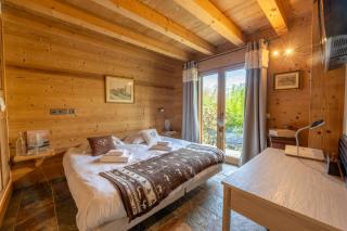 Alpine Luxury Chalet Pool & Jacuzzi - 5