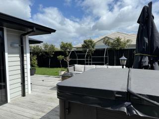 Beach days and cozy stays - sleeps seven - 5