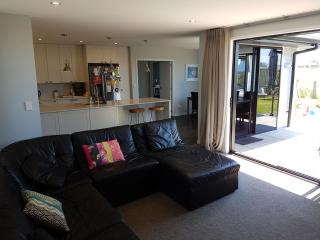 Beach days and cozy stays - sleeps seven - 4