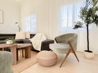 Penthouse Spot - Sleep 8 - Free Parking - 4km CBD - 0