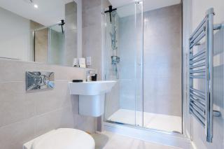 Modern 2BR Parking Great Location & Amenities - 8