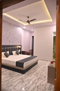 R K Hotel And Bar - 3