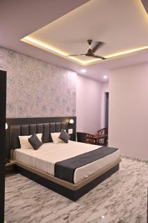 R K Hotel And Bar - 1