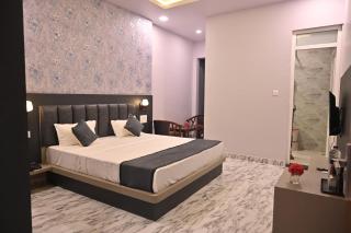R K Hotel And Bar - 5