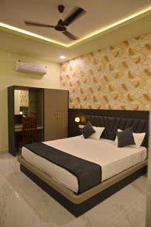 R K Hotel And Bar - 9
