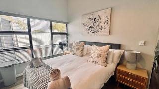 2 Bedroom, 4 Sleeper Hidden Gem Minutes from Blouberg Beach Front - 4