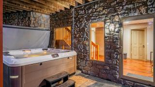 Lake Harmony Chalet w Hot Tub Arcades Near Beaches Ski Trails Everpine Lodge by AvantStay - 9