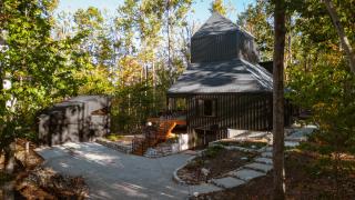 70s Retro Escape Hot Tub, Sauna & Arcade Games - 1